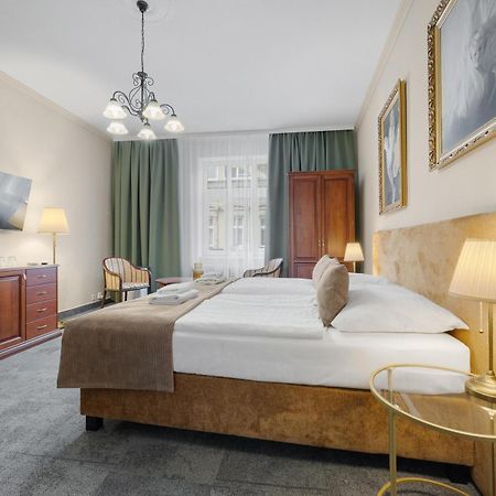 Hotel Reverie - Dependance, Check-In At Metropolitan Star ブラチスラヴァ エクステリア 写真