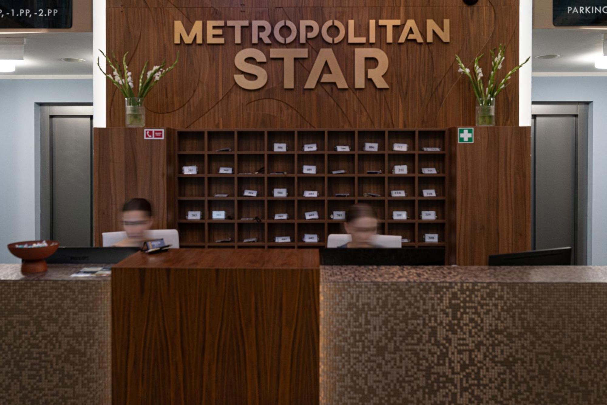 Hotel Reverie - Dependance, Check-In At Metropolitan Star ブラチスラヴァ エクステリア 写真
