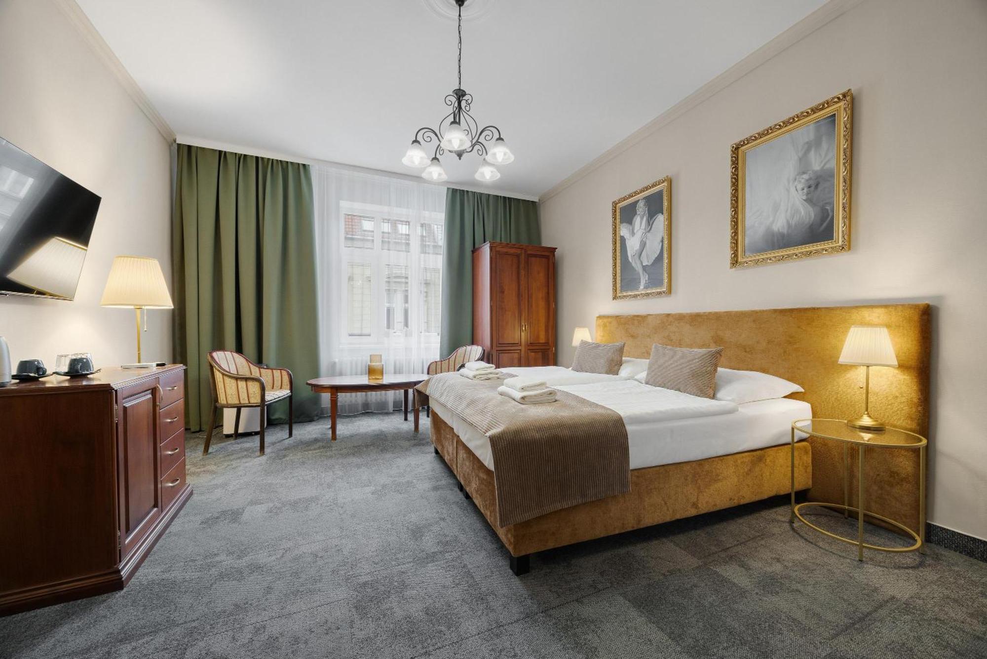 Hotel Reverie - Dependance, Check-In At Metropolitan Star ブラチスラヴァ エクステリア 写真