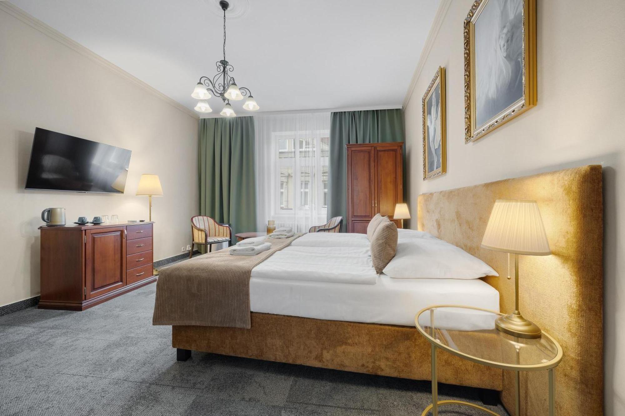 Hotel Reverie - Dependance, Check-In At Metropolitan Star ブラチスラヴァ エクステリア 写真